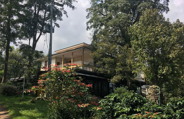 Casa-de-Ejercicios-Espirituales-San-Claver-fachada-naturaleza